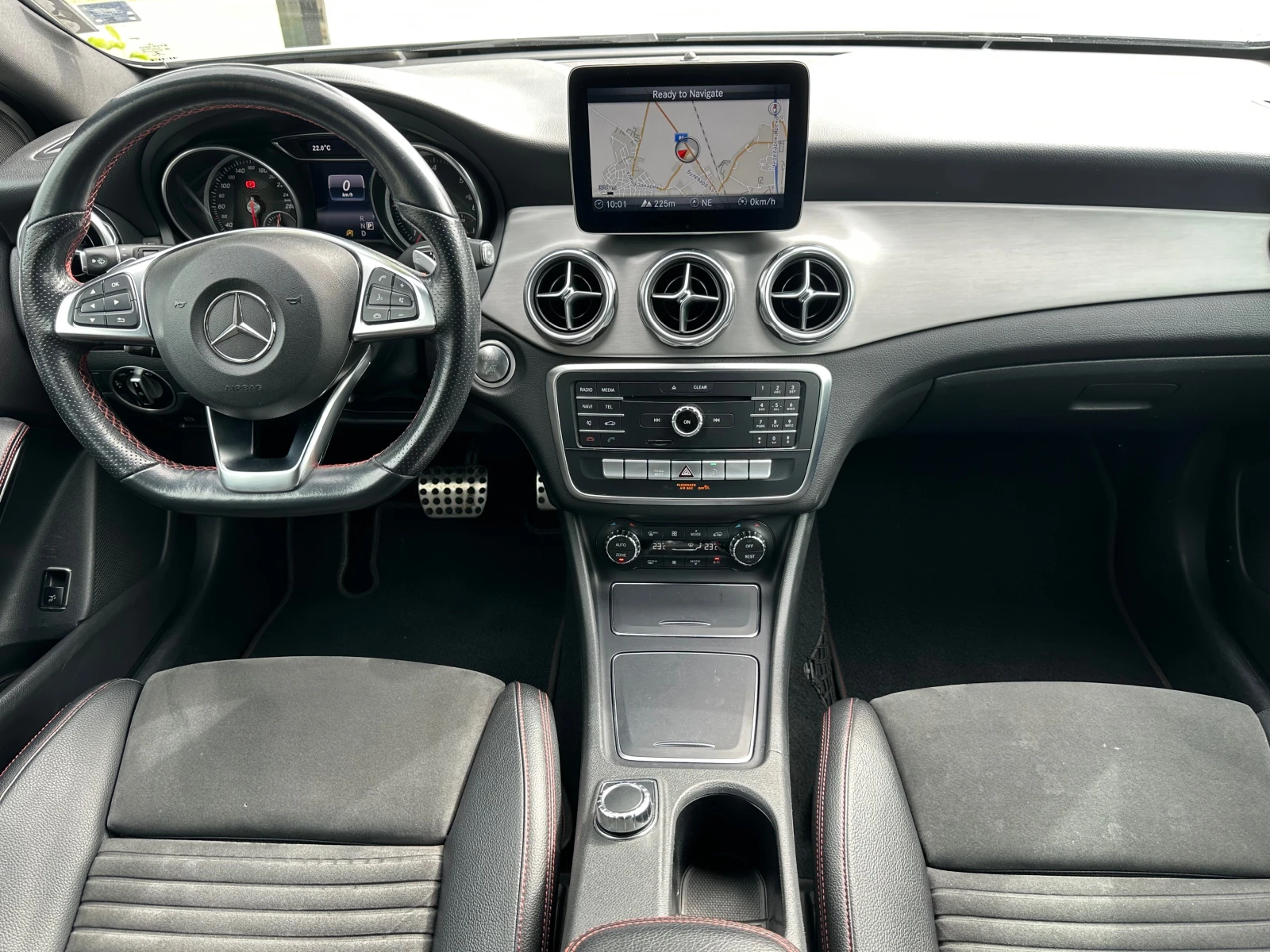 Mercedes-Benz GLA 200 d, AMG LINE, снимка 10 - Автомобили и джипове - 54765546