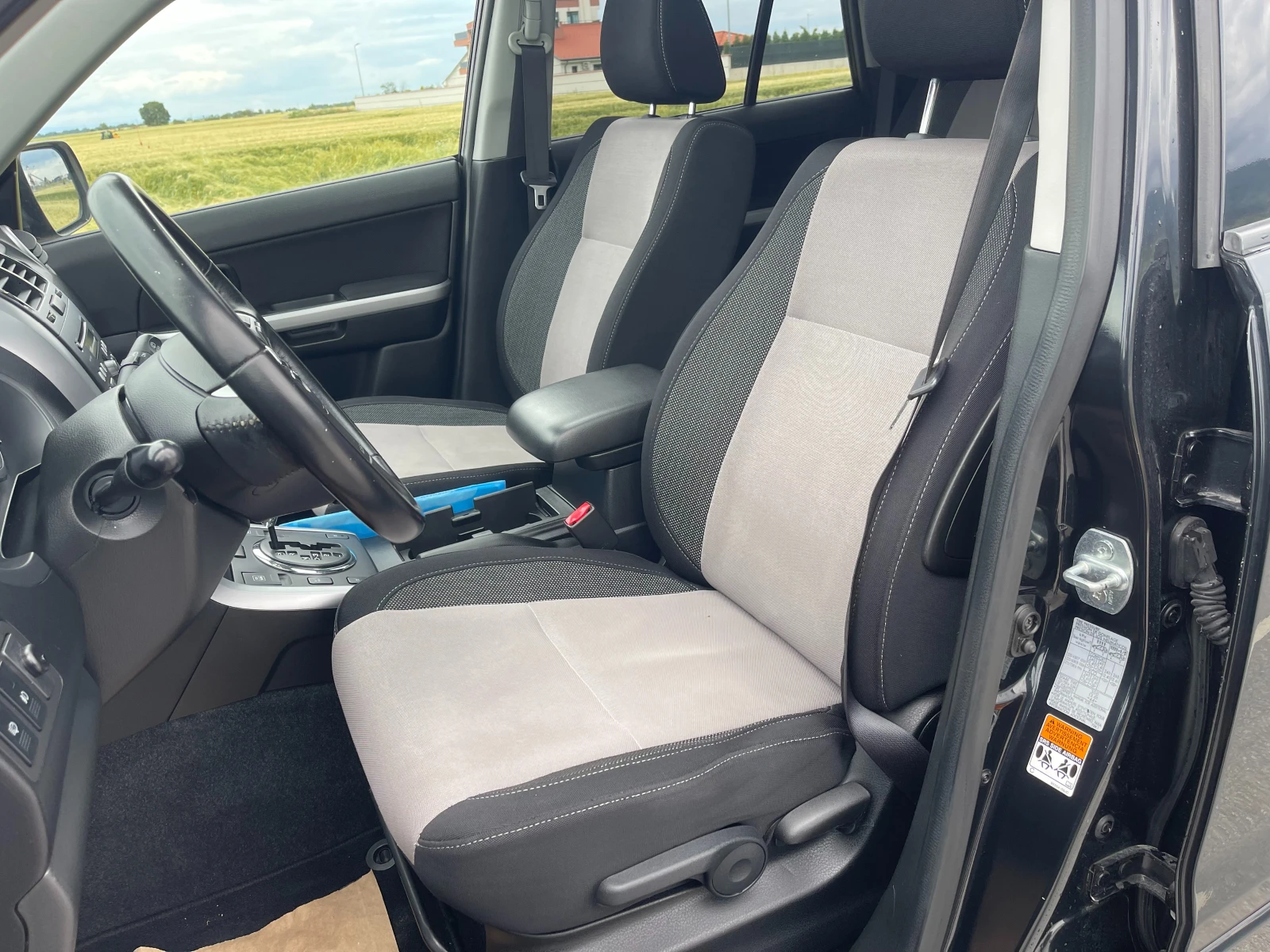 Suzuki Grand vitara 2.4 GL TOP Швейцария, снимка 10 - Автомобили и джипове - 54712424