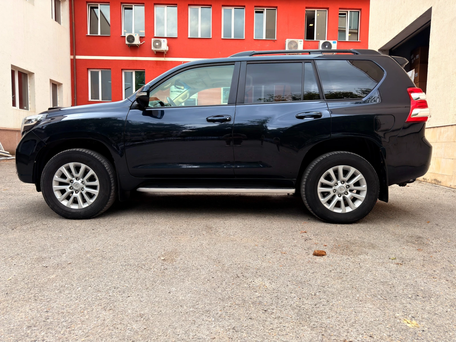 Toyota Land cruiser 150 Luxury, снимка 2 - Автомобили и джипове - 54791216