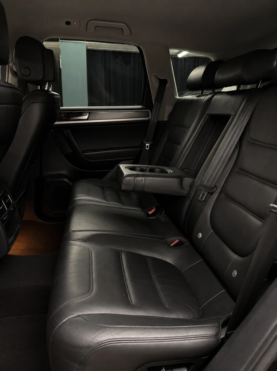 VW Touareg 3.0 TDI 245 КС:: 360::LED::NAVI::, снимка 12 - Автомобили и джипове - 55269414