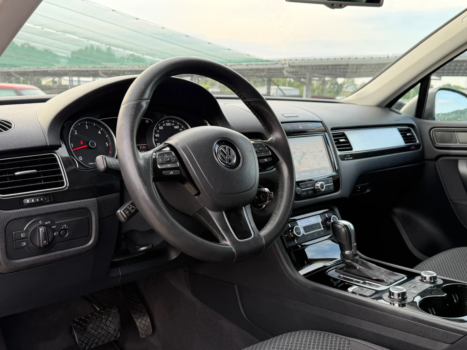 VW Touareg 3.0TDI 4Motion ИТАЛИЯ, снимка 6 - Автомобили и джипове - 55400225