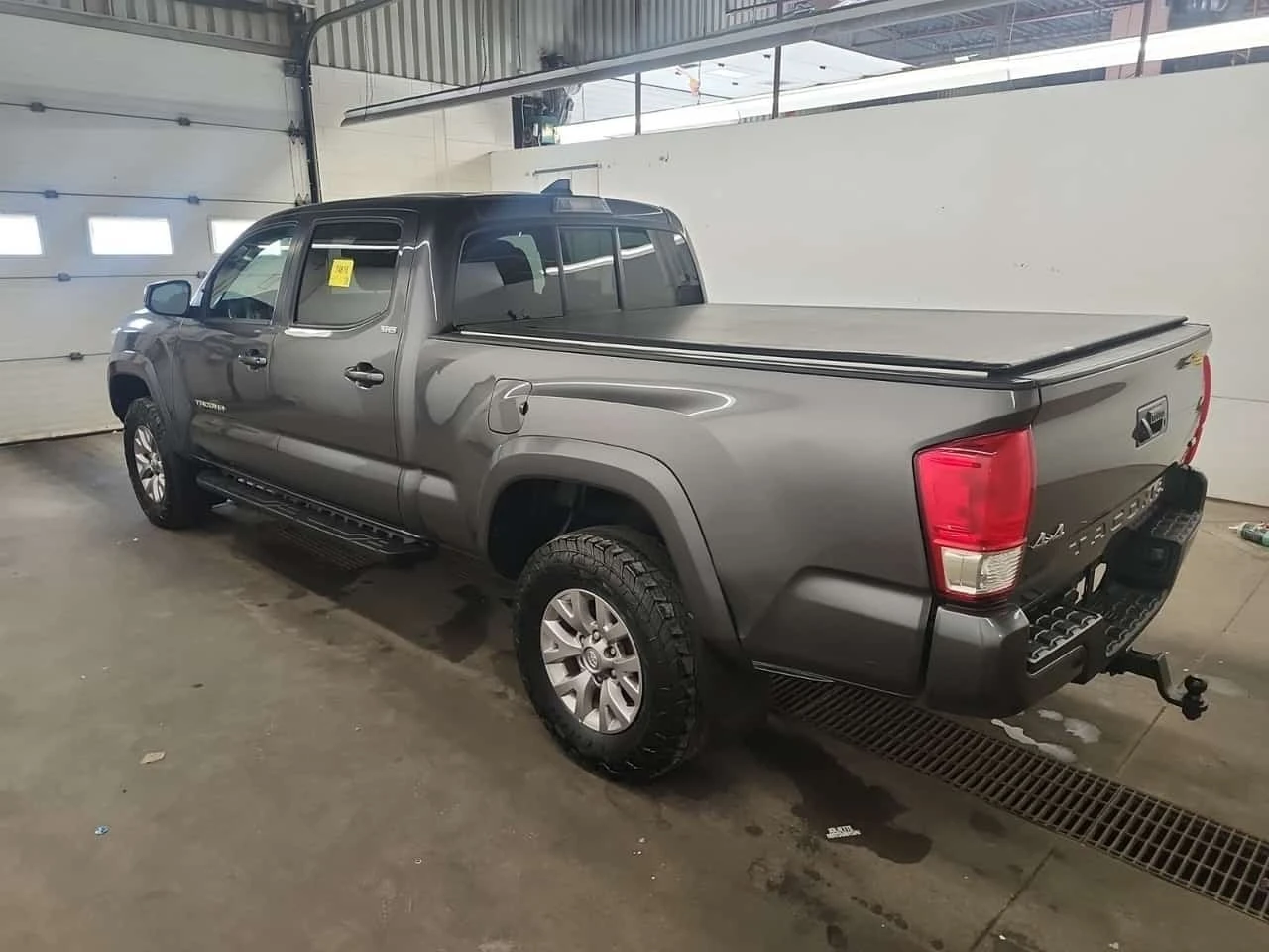 Toyota Tacoma * SR5 OFF ROAD CREW CAB SHORT BED * CARFAX *  | Mobile.bg � ����������� 4