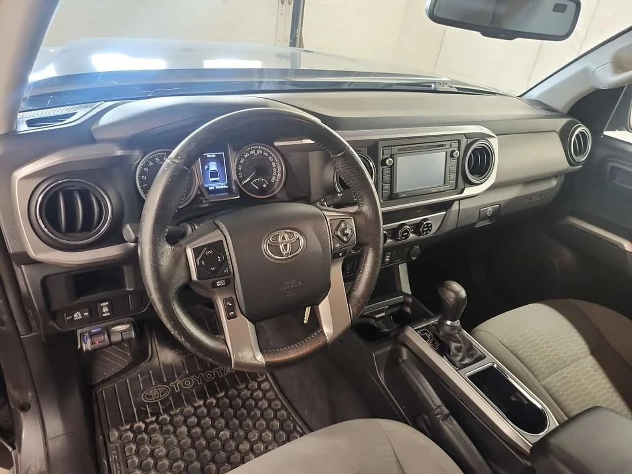 Toyota Tacoma * SR5 OFF ROAD CREW CAB SHORT BED * CARFAX *  | Mobile.bg � ����������� 10