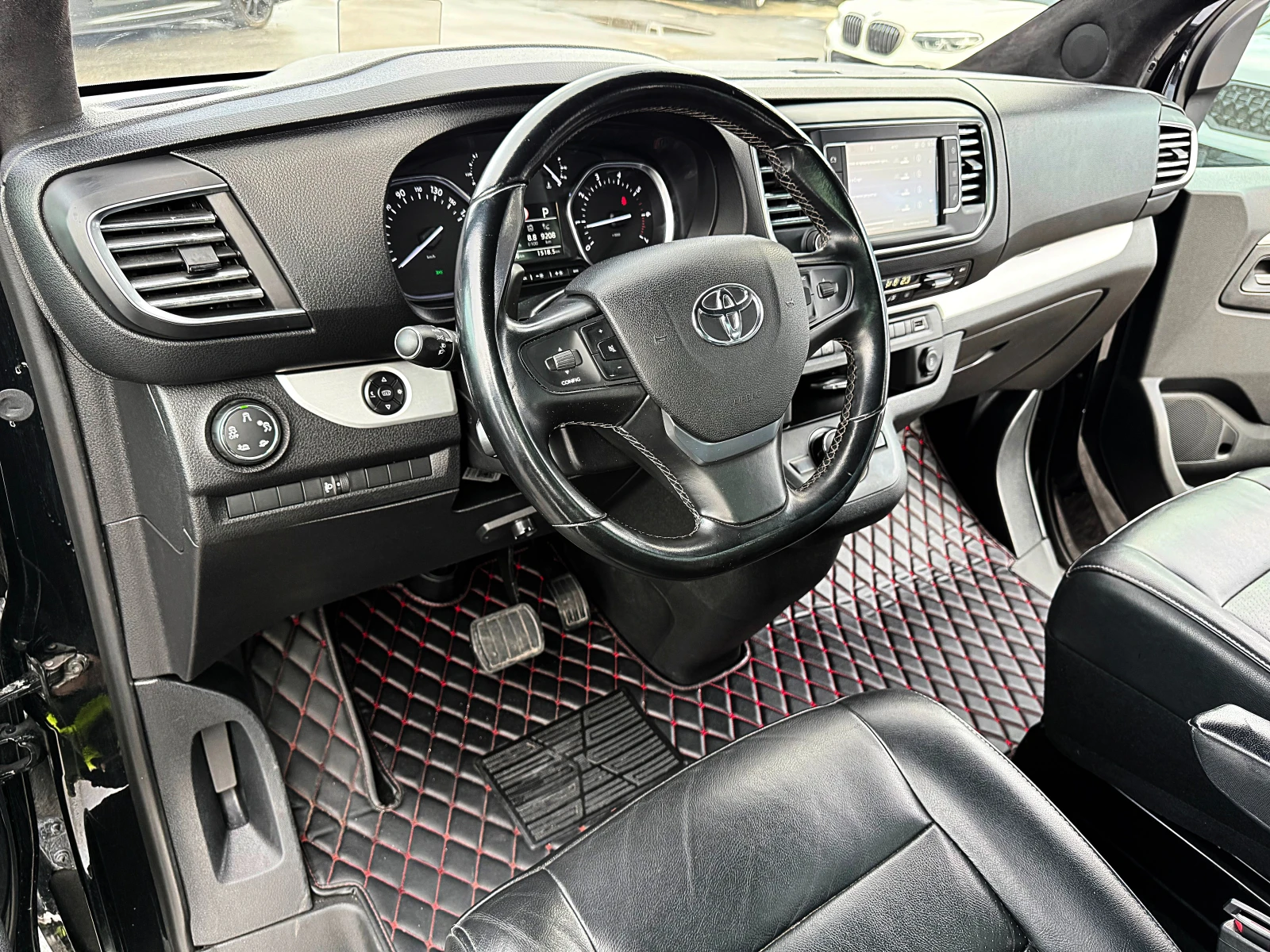 Toyota Proace 2.0D-4D L2 Lounge-Led-BIZNES-Head Up-Xenon- | Mobile.bg � ����������� 9