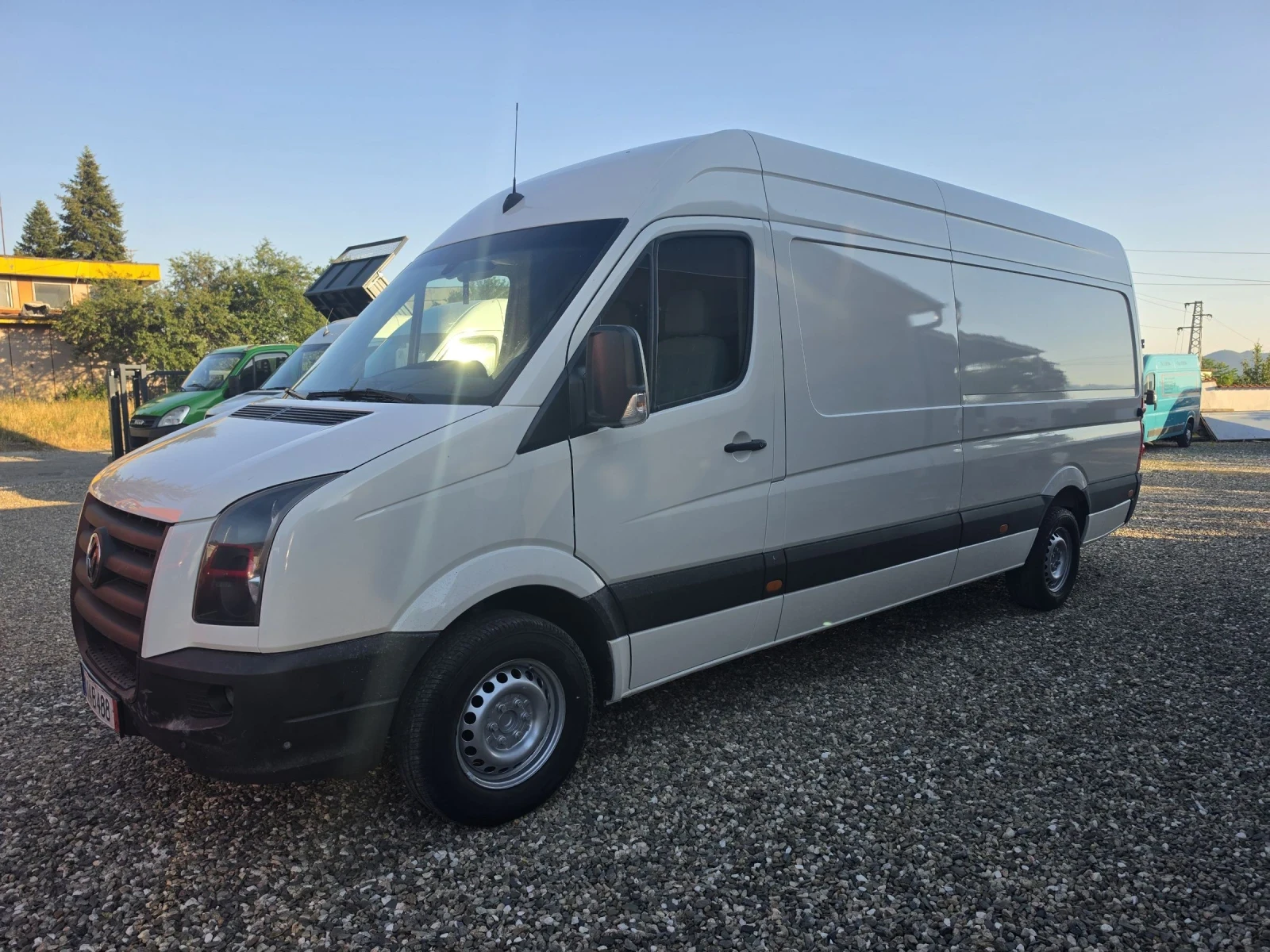 VW Crafter 2.5TDI Климатик, снимка 2 - Бусове и автобуси - 55246811