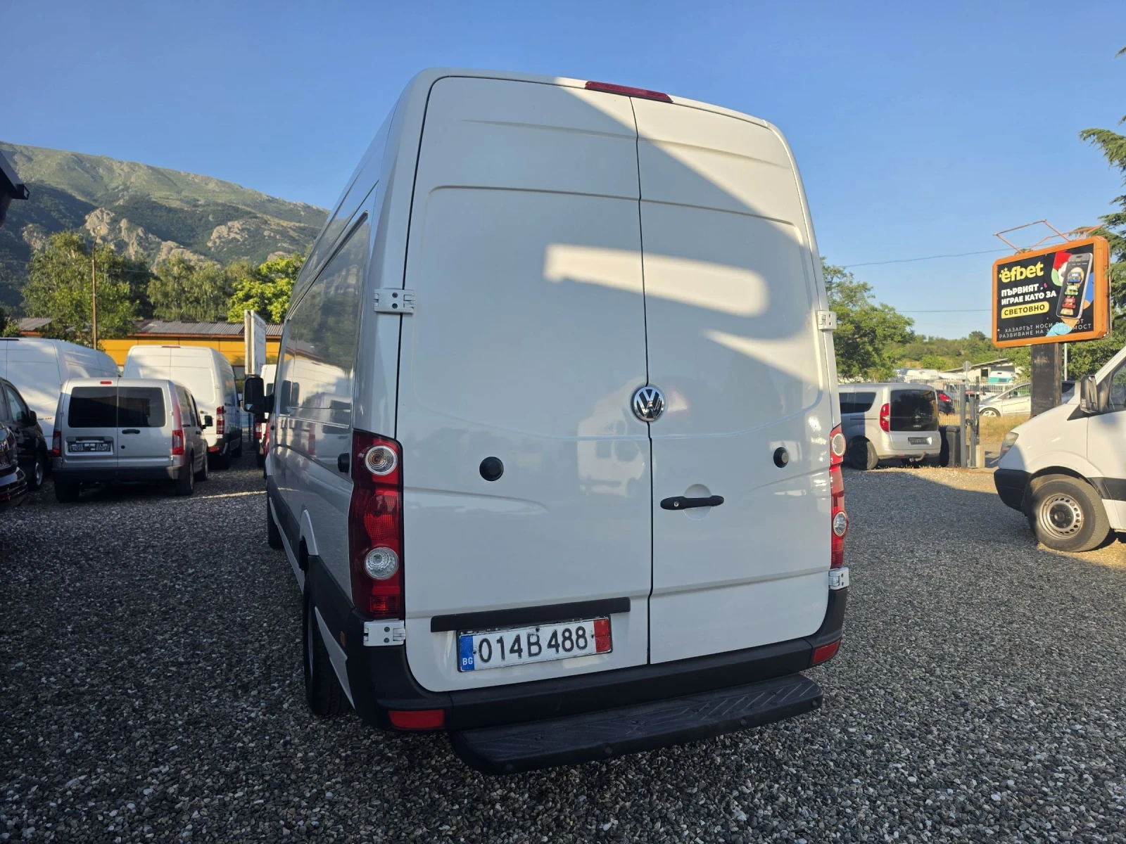 VW Crafter 2.5TDI Климатик, снимка 5 - Бусове и автобуси - 55246811