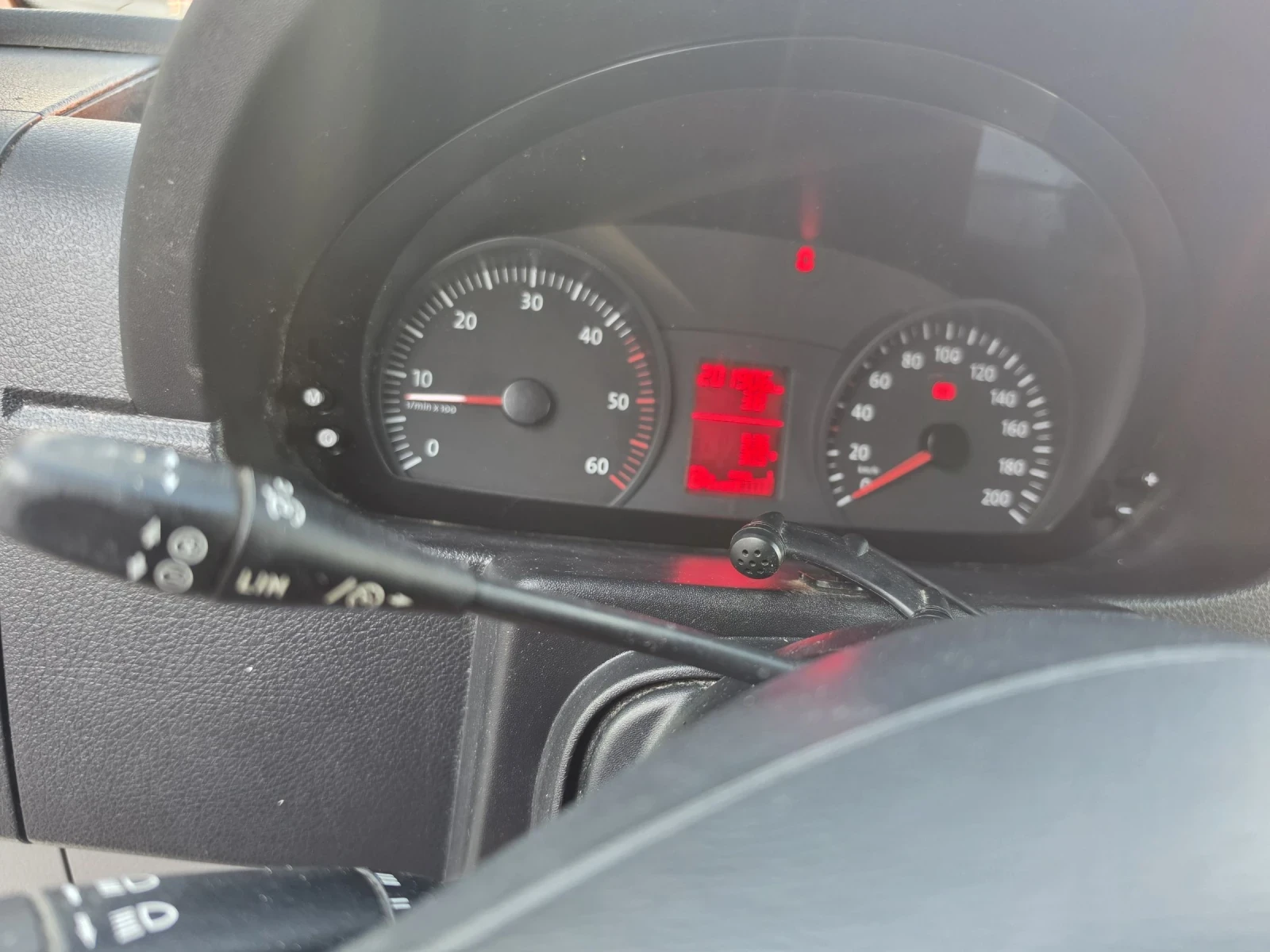 VW Crafter 2.5TDI Климатик, снимка 9 - Бусове и автобуси - 55246811