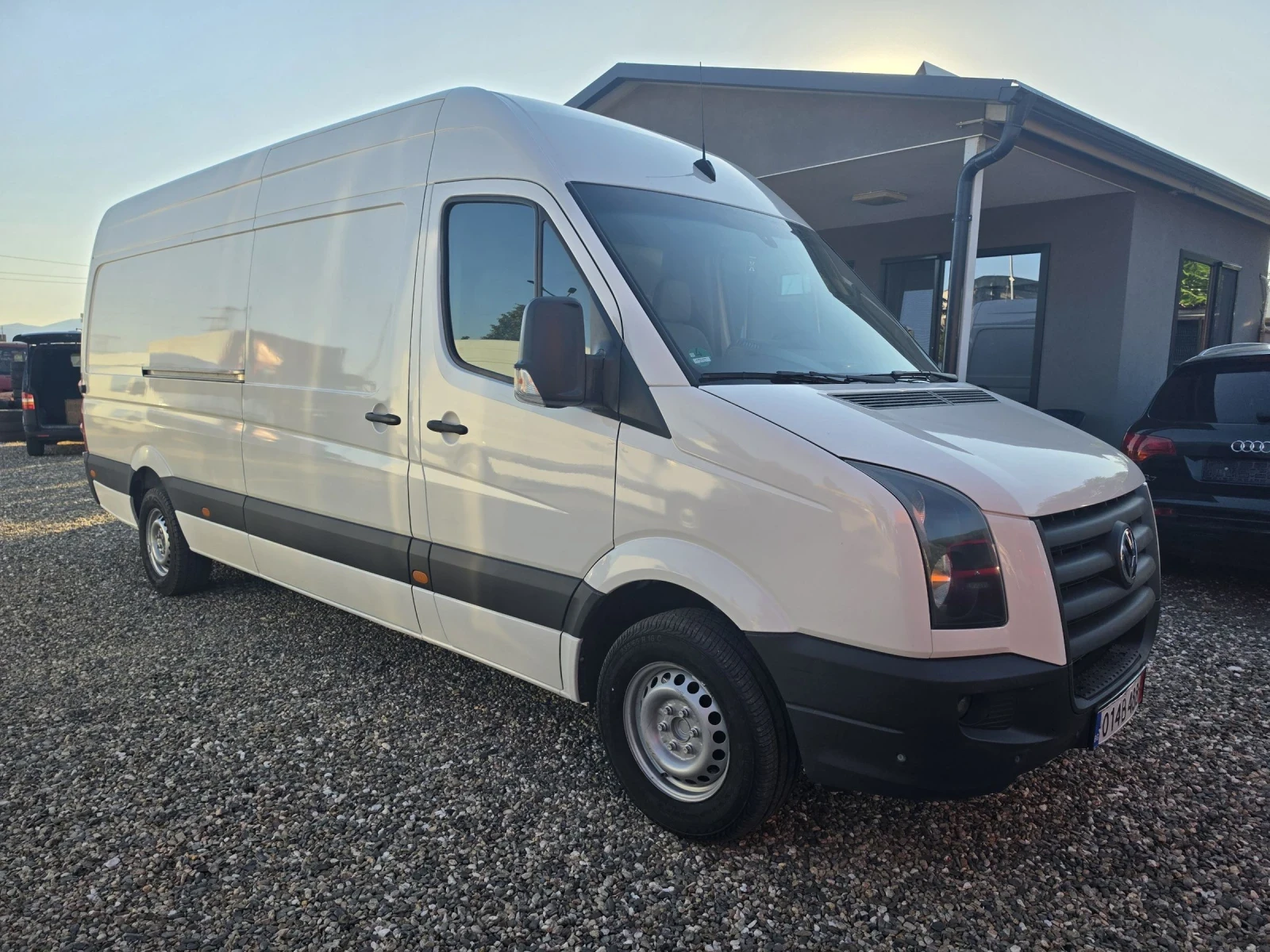 VW Crafter 2.5TDI Климатик, снимка 4 - Бусове и автобуси - 55246811