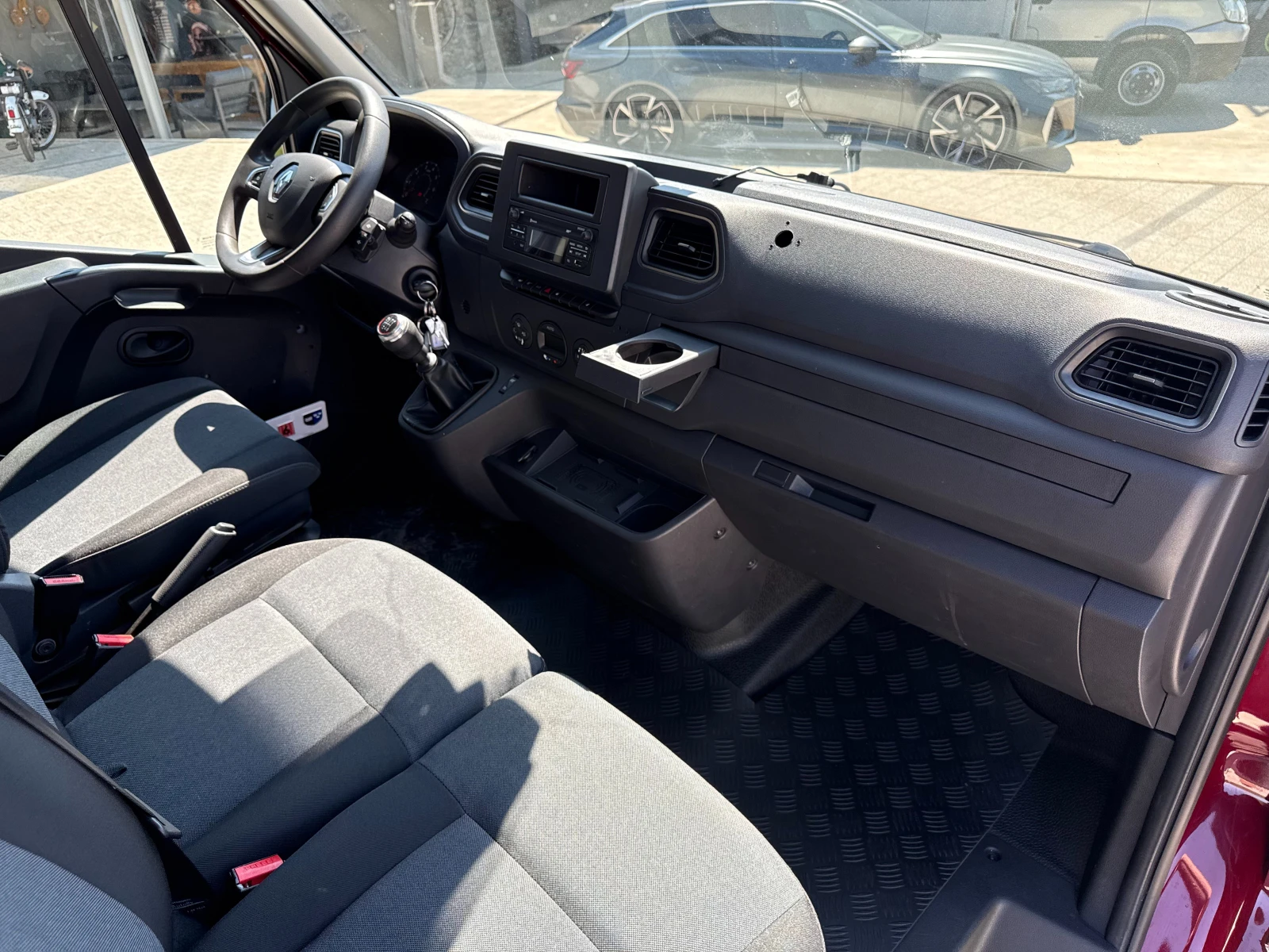 Renault Master 2.3dCI до 3.5т. 3.40м. Клима Euro 6 - New Model , снимка 12 - Бусове и автобуси - 55752546