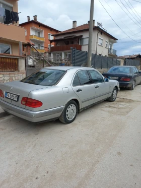 Mercedes-Benz 220, снимка 1