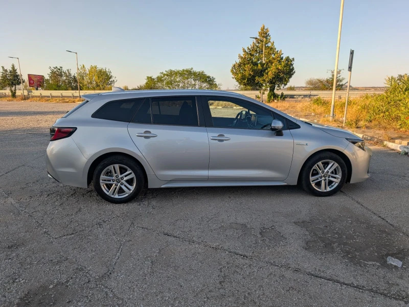 Toyota Corolla Hybrid 34000 км., снимка 2 - Автомобили и джипове - 47082045