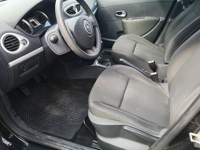 Renault Clio, снимка 7 - Автомобили и джипове - 47219080