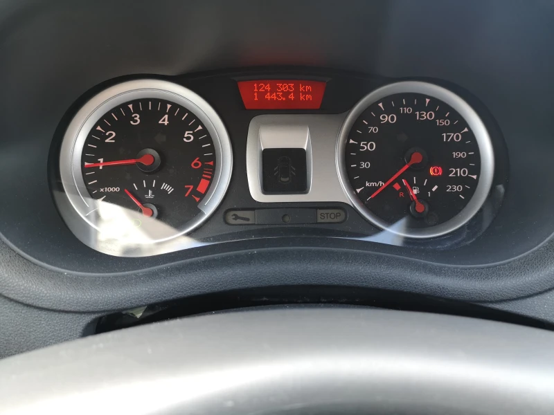 Renault Clio, снимка 9 - Автомобили и джипове - 47219080