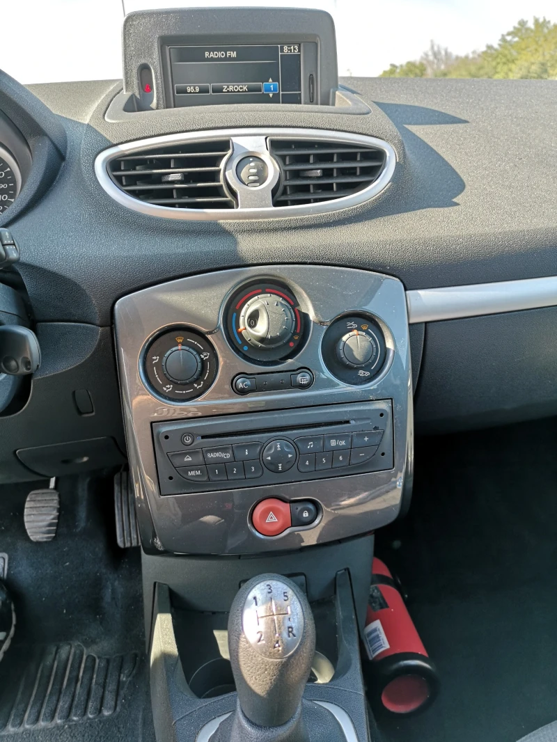 Renault Clio, снимка 6 - Автомобили и джипове - 47219080