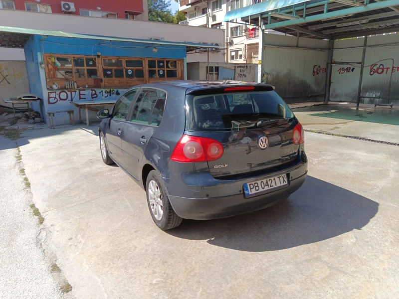 VW Golf  5 1.6 FSI, снимка 5 - Автомобили и джипове - 47247414