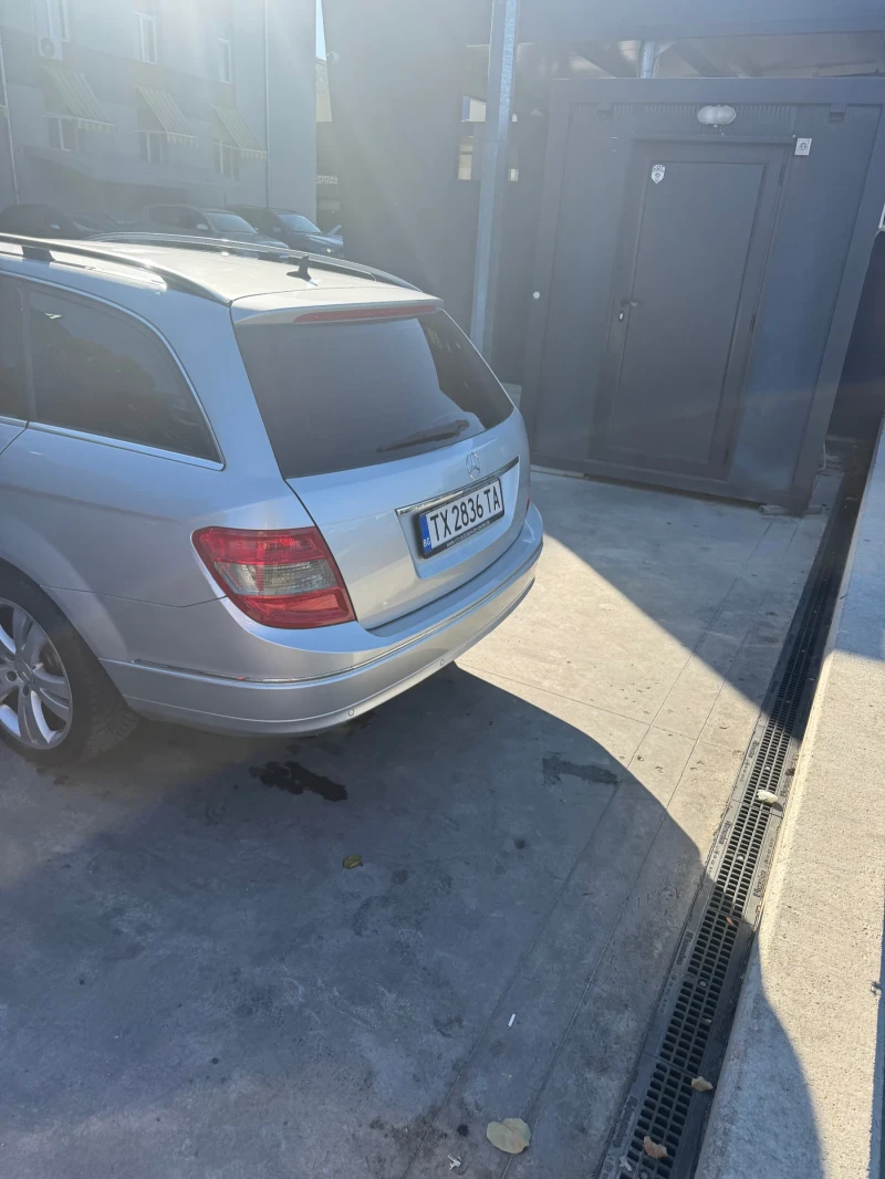 Mercedes-Benz C 200, снимка 4 - Автомобили и джипове - 52966141
