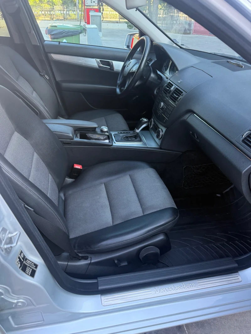 Mercedes-Benz C 200, снимка 3 - Автомобили и джипове - 52966141