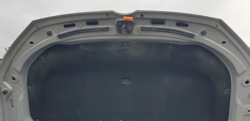 VW Touran 105 кс., снимка 15 - Автомобили и джипове - 53093550