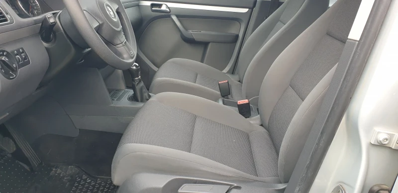 VW Touran 105 кс., снимка 8 - Автомобили и джипове - 53093550