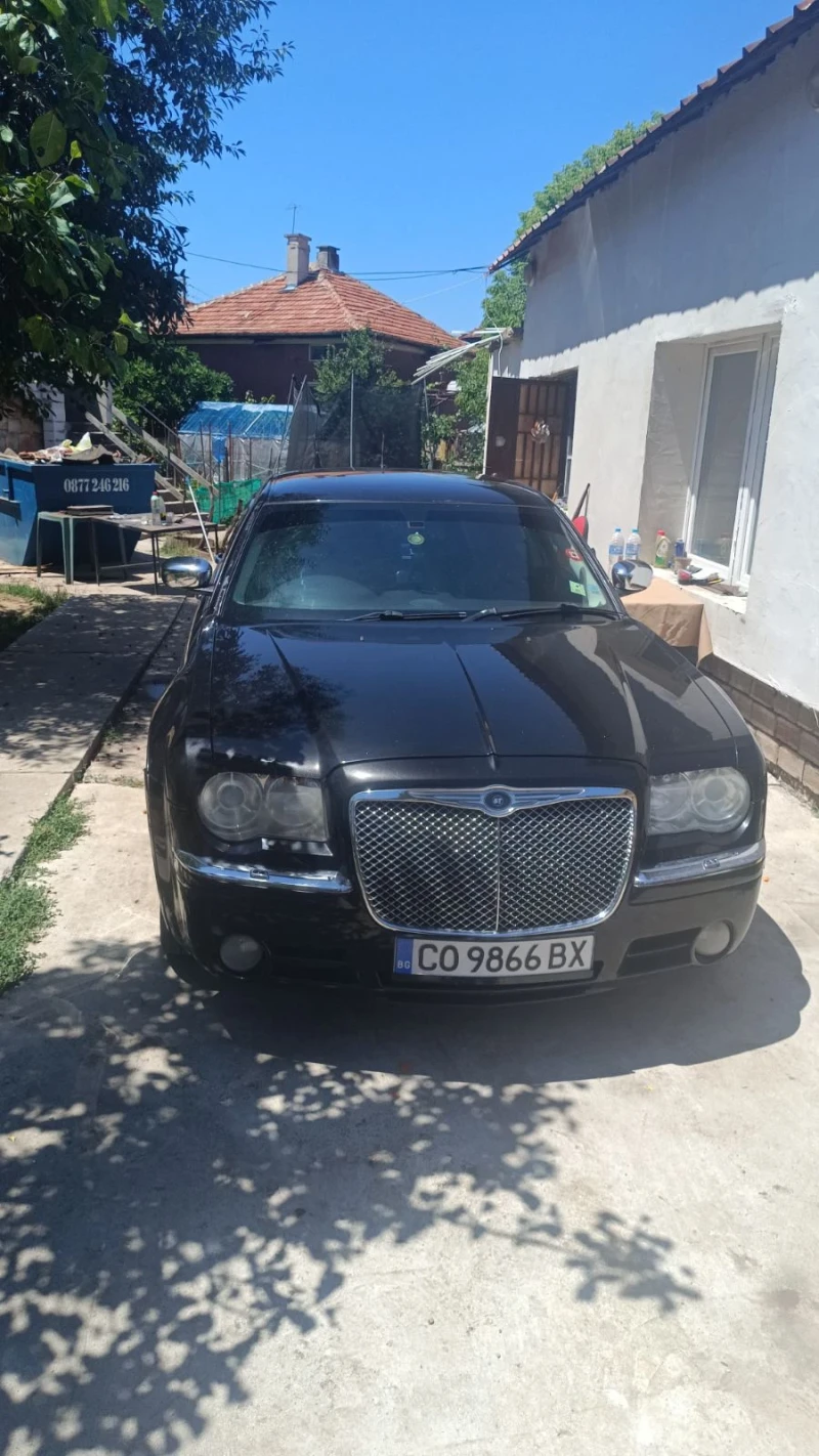 Chrysler 300c Със десен волан колата има чип от англия оргинален