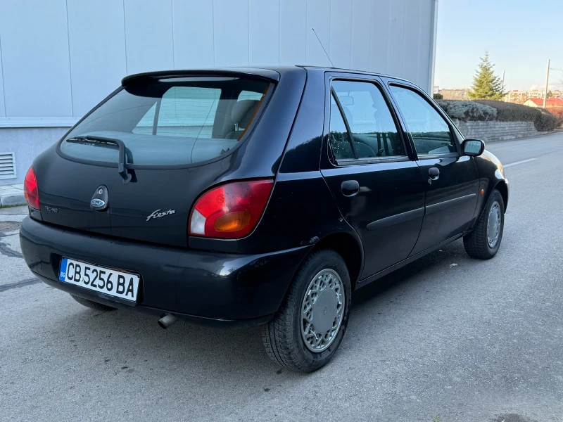 Ford Fiesta 1.2, снимка 5 - Автомобили и джипове - 53289420