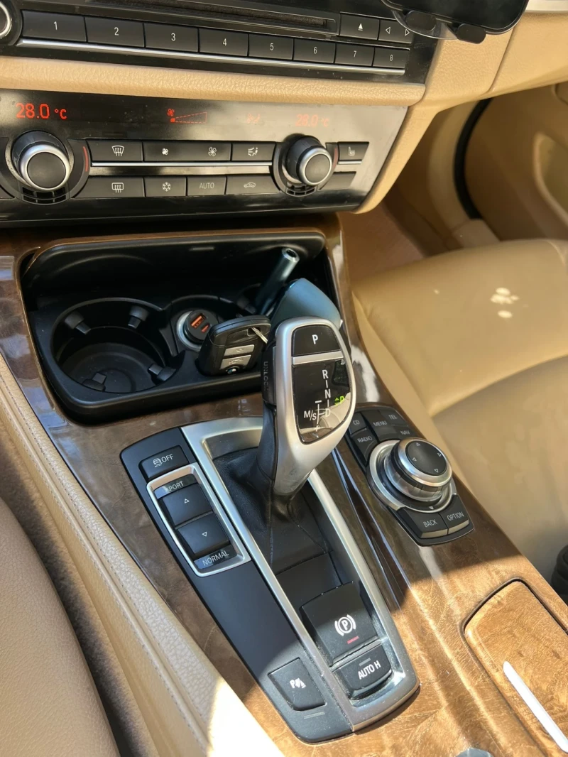 BMW 523 3.0i 204 hp, снимка 11 - Автомобили и джипове - 53449088