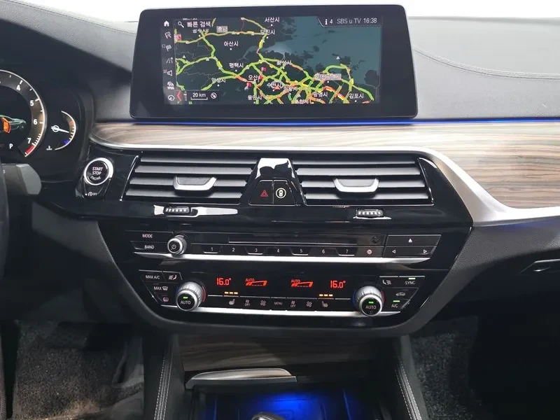 BMW 530 I LUXURY, снимка 13 - Автомобили и джипове - 55363074