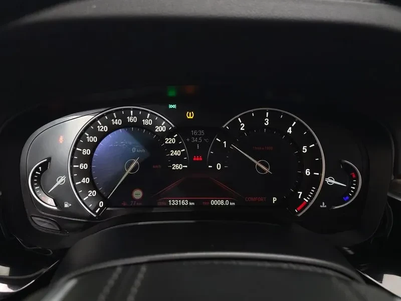 BMW 530 I LUXURY, снимка 8 - Автомобили и джипове - 55363074