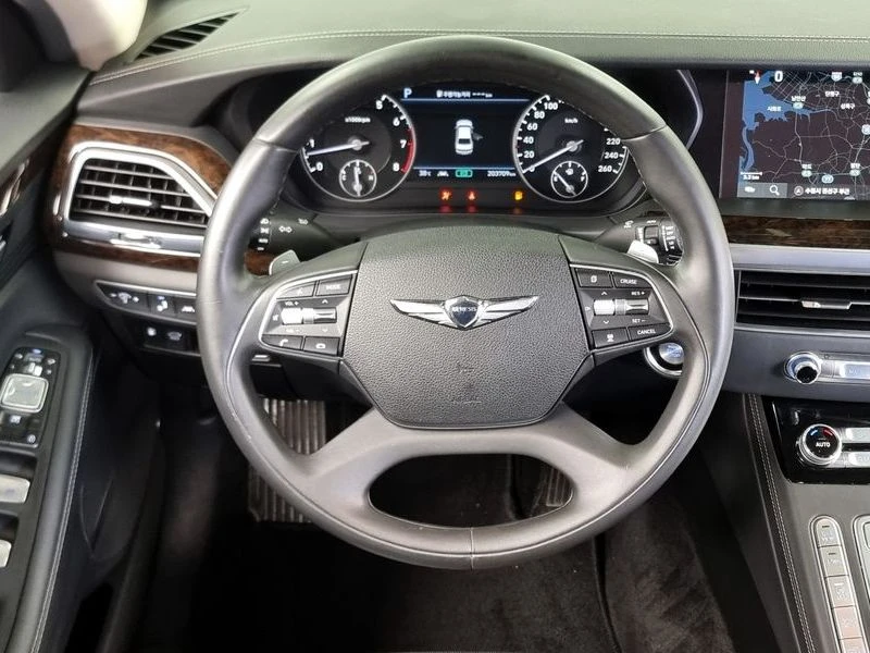 Genesis G90 3.8 Automatic, снимка 9 - Автомобили и джипове - 55606085
