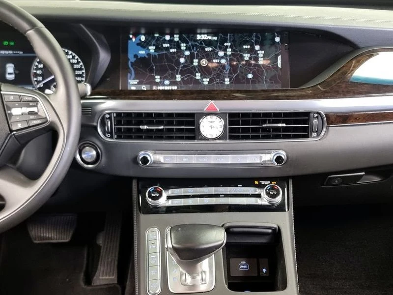 Genesis G90 3.8 Automatic, снимка 10 - Автомобили и джипове - 55606085