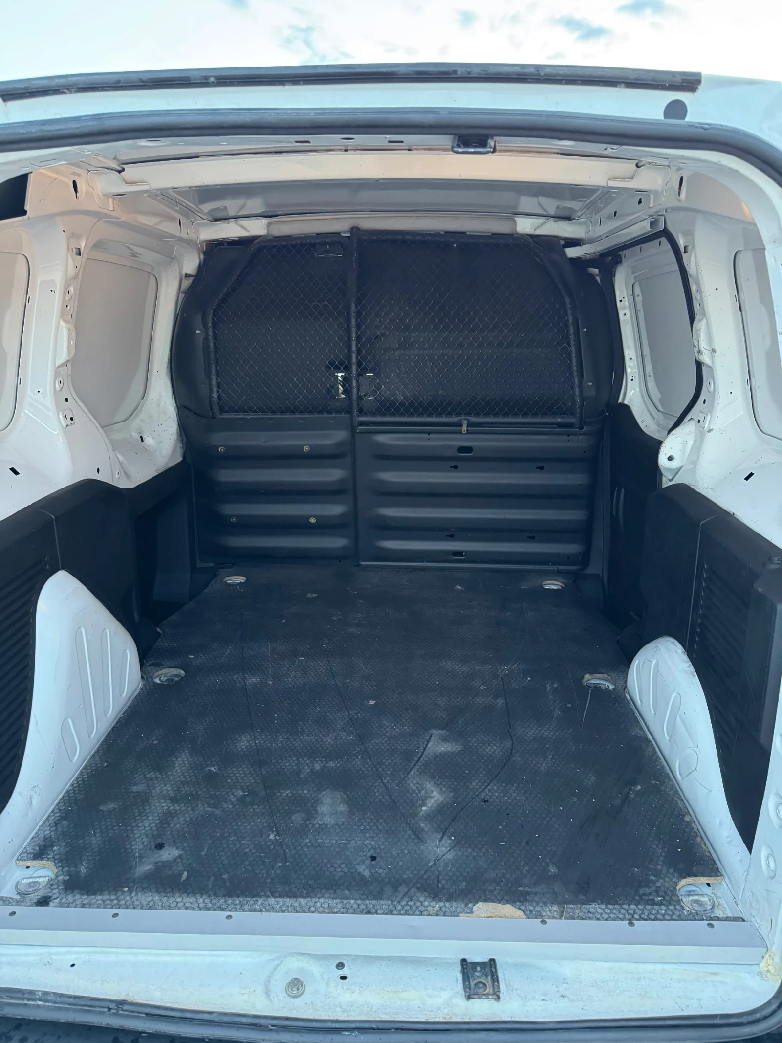 Peugeot Partner 1.6 HDI* EURO 6* NAVIGATION* 132 300* REGISTRATION | Mobile.bg � ����������� 13