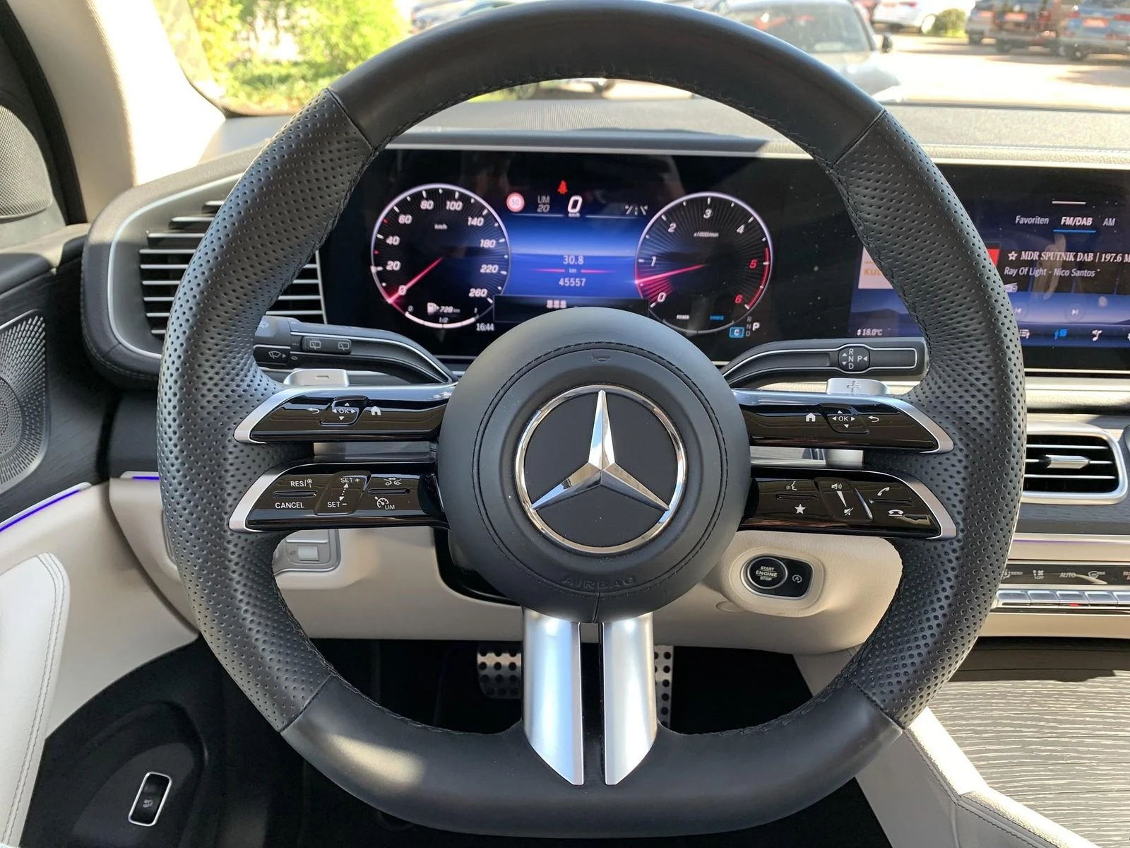 Mercedes-Benz GLS 450 4MATIC/HP/AMG/PANO/7SEATS/22''/360/467v - изображение 6