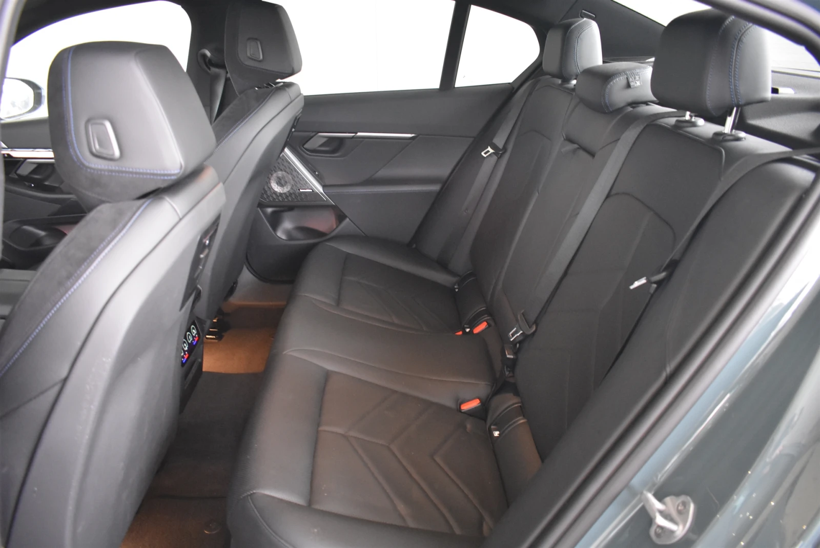 BMW 550 xDrive, снимка 8 - Автомобили и джипове - 53731172