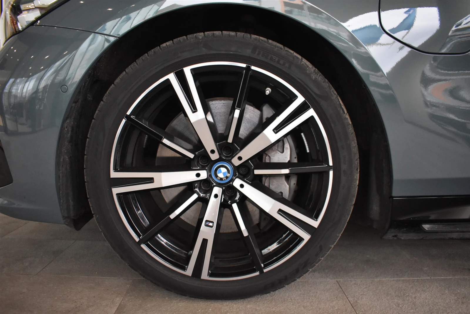 BMW 550 xDrive, снимка 5 - Автомобили и джипове - 53731172