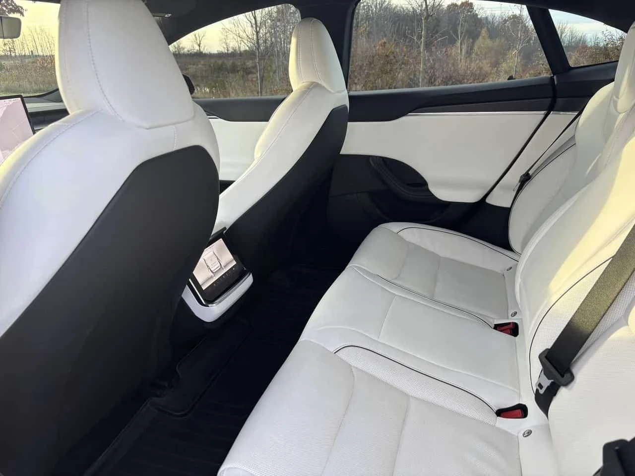 Tesla Model S CARFAX | Mobile.bg � ����������� 10