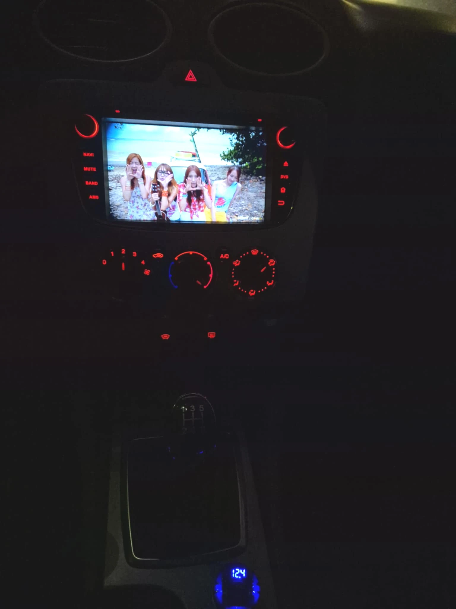 Ford Focus 1.8i GAZ Navi, снимка 8 - Автомобили и джипове - 53969050