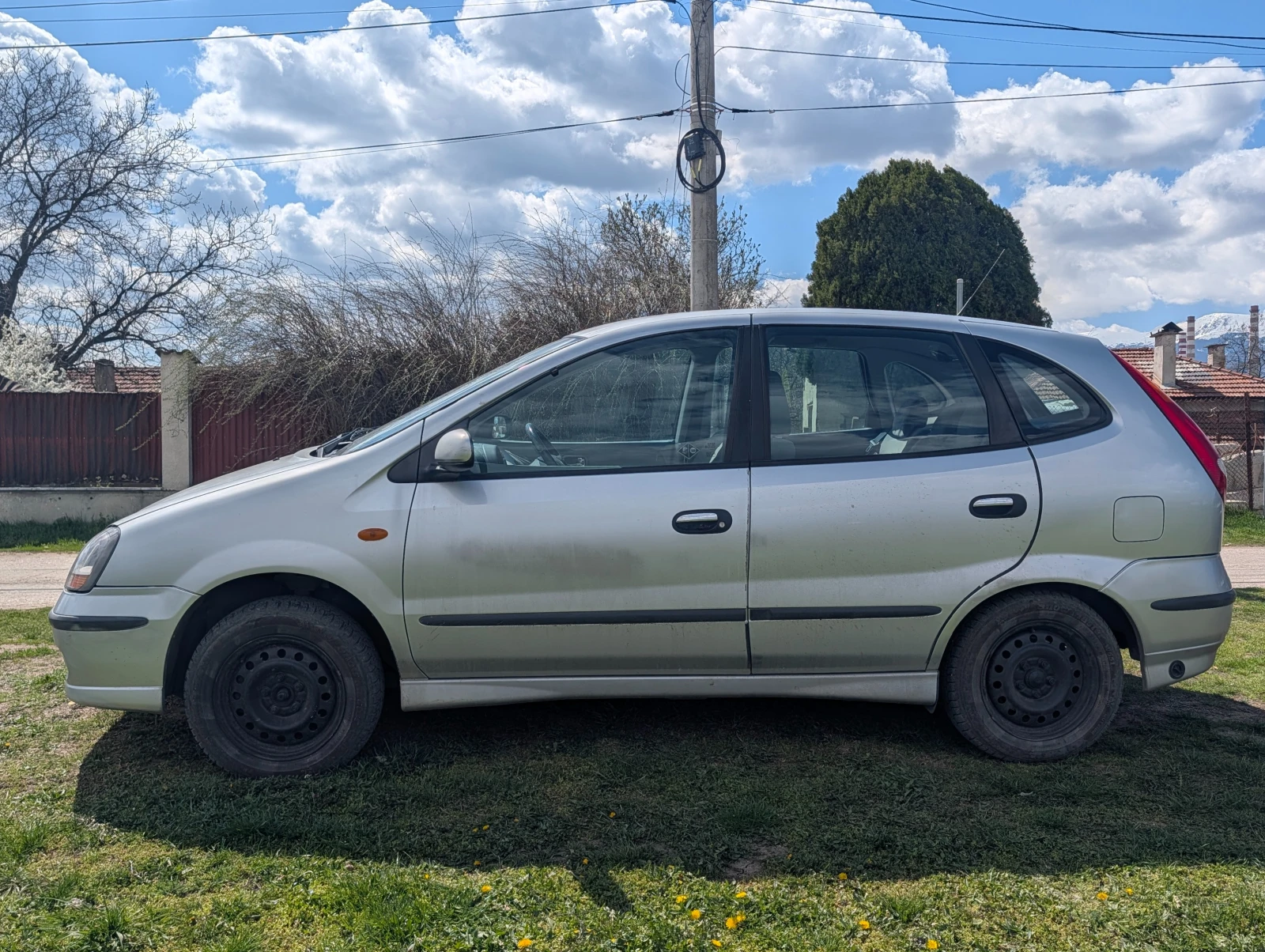 Nissan Almera tino, снимка 6 - Автомобили и джипове - 54147186