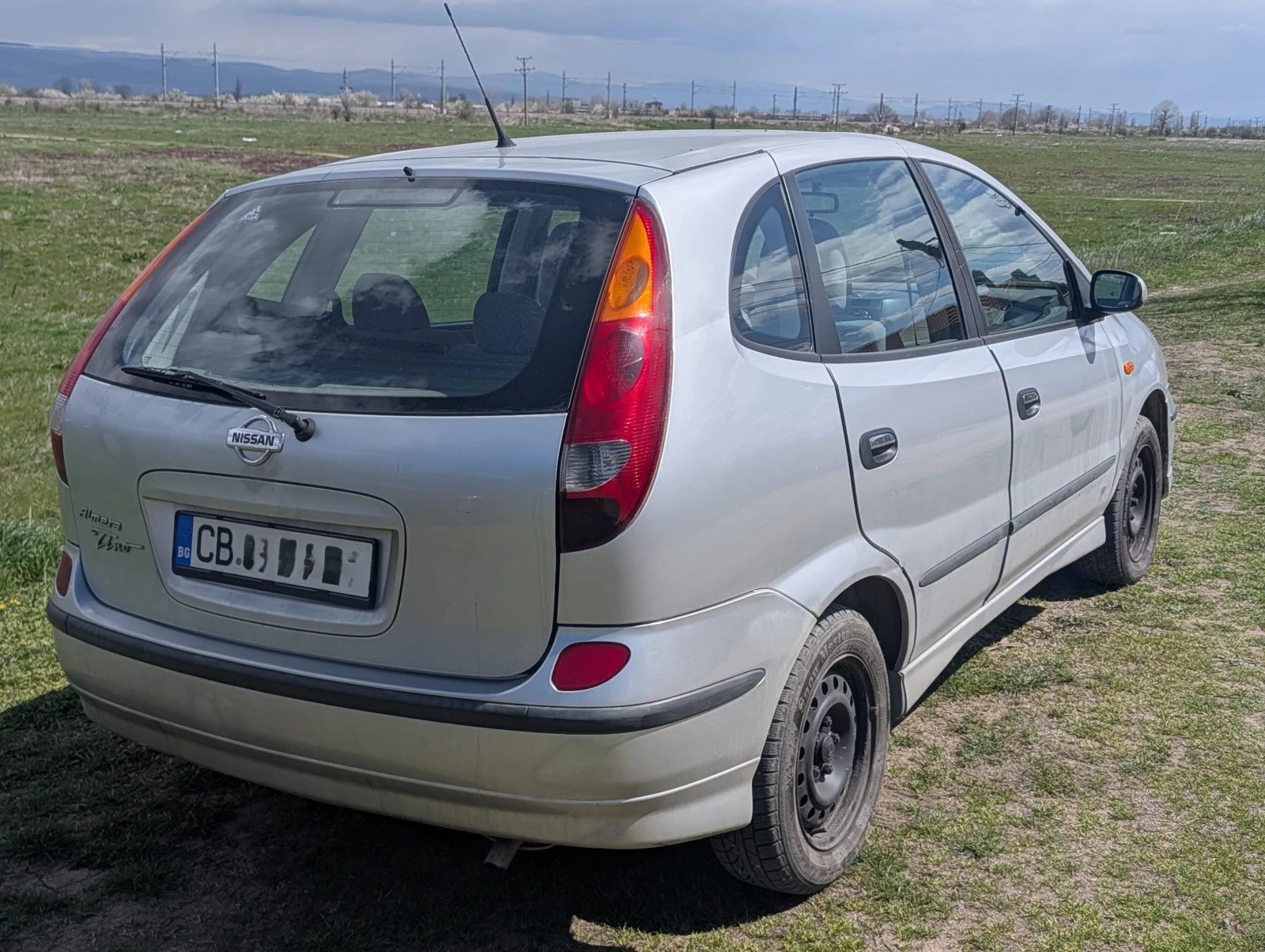 Nissan Almera tino, снимка 4 - Автомобили и джипове - 54147186