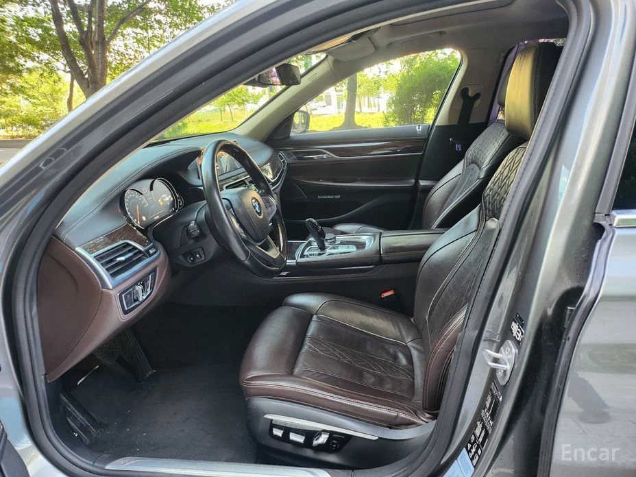 BMW 740, снимка 7 - Автомобили и джипове - 54609127