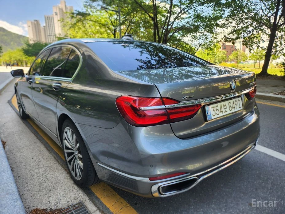 BMW 740, снимка 2 - Автомобили и джипове - 54609127