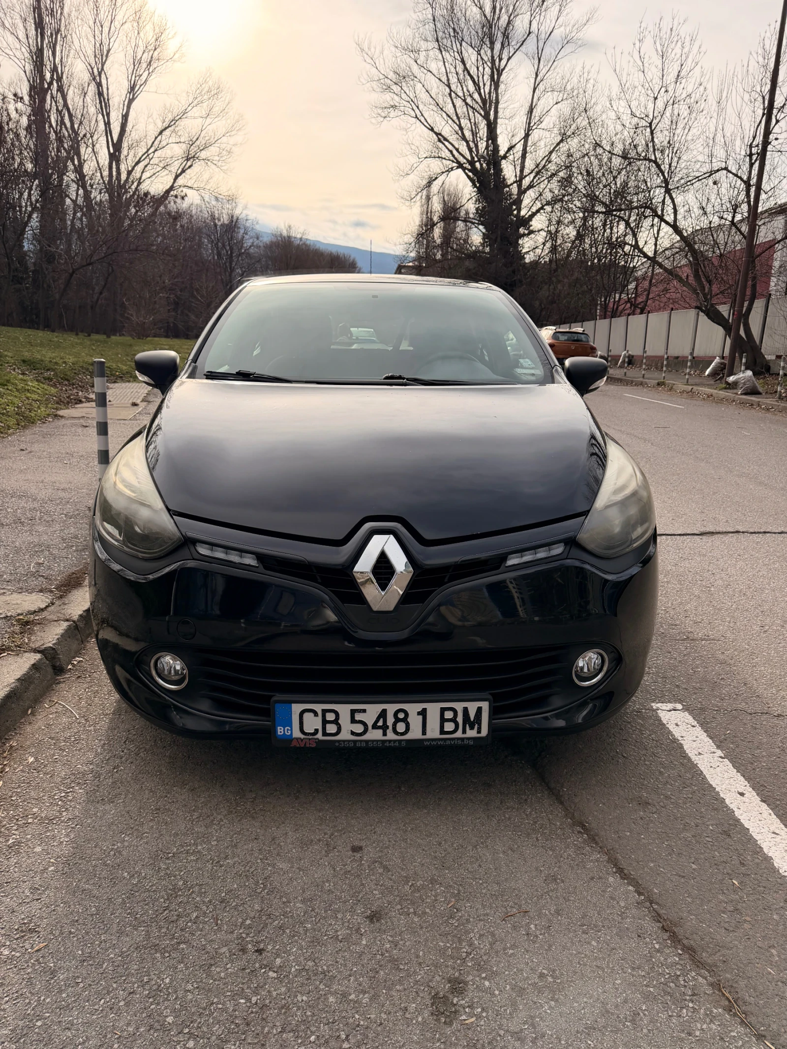 Renault Clio, снимка 2 - Автомобили и джипове - 54703347