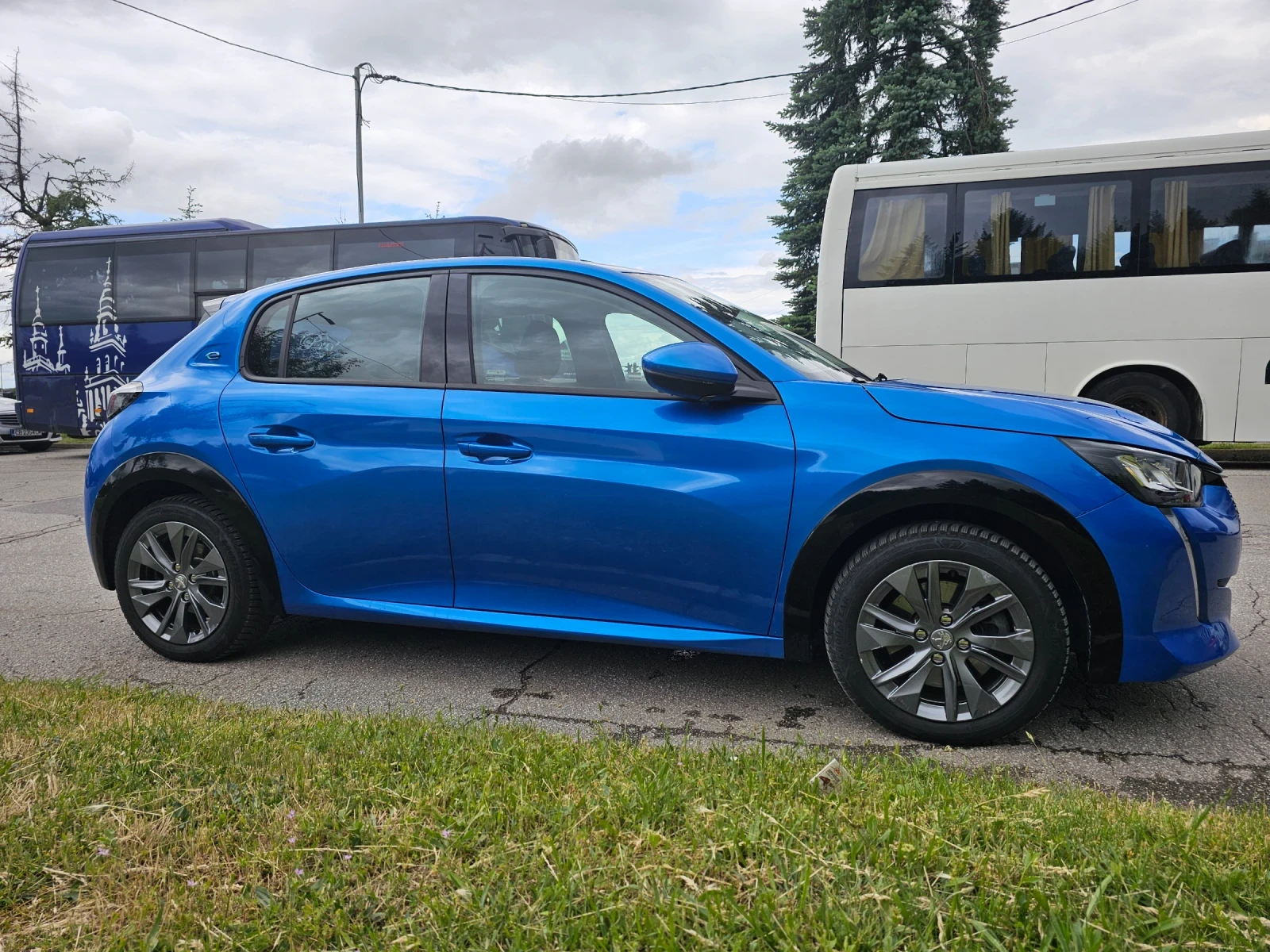 Peugeot 208 e208/50KWH/136HP/LED/Allure, снимка 4 - Автомобили и джипове - 54823643