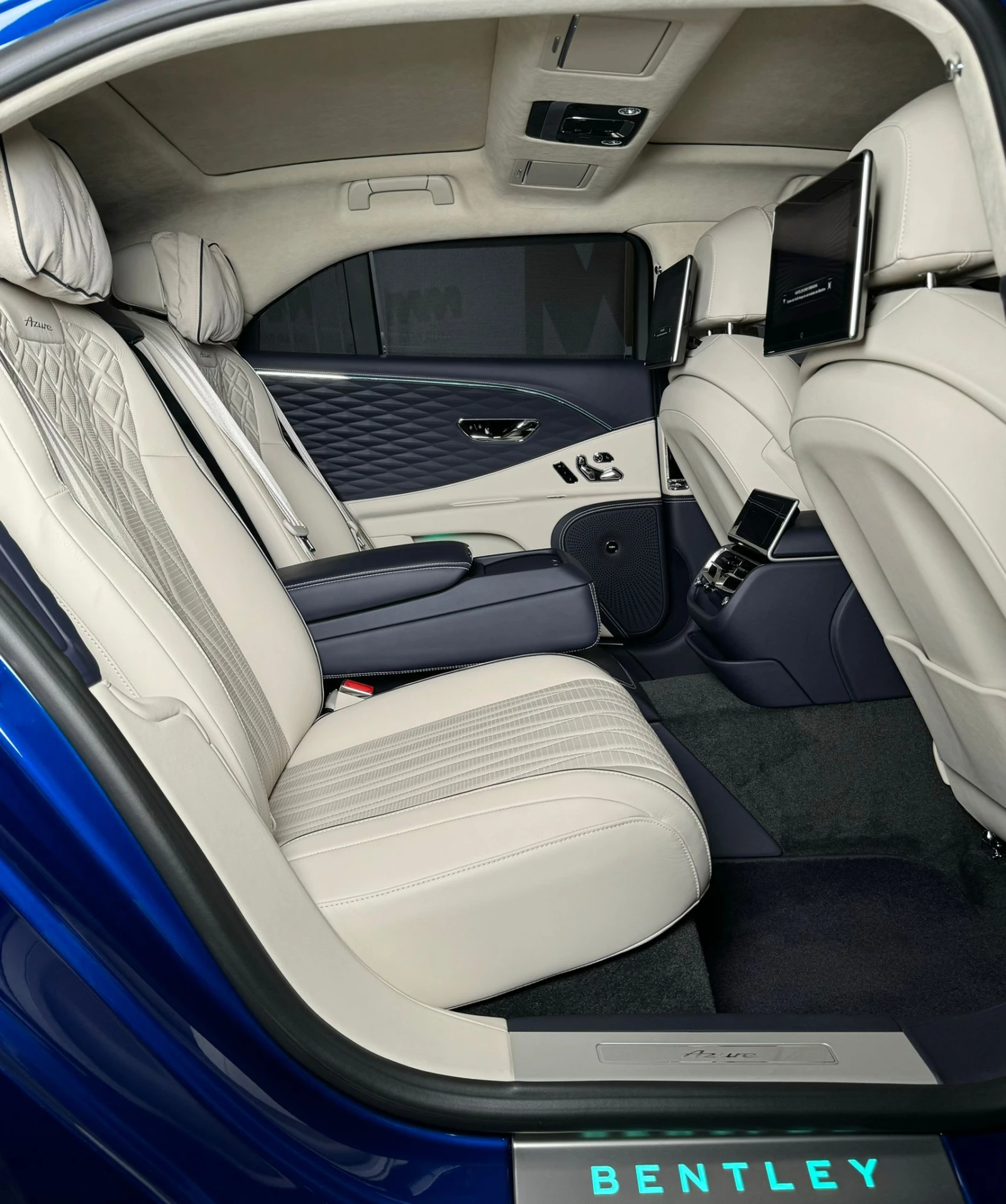 Bentley Flying Spur Azure* V8* TV* HuD* Naim* Гаранция , снимка 12 - Автомобили и джипове - 55024111