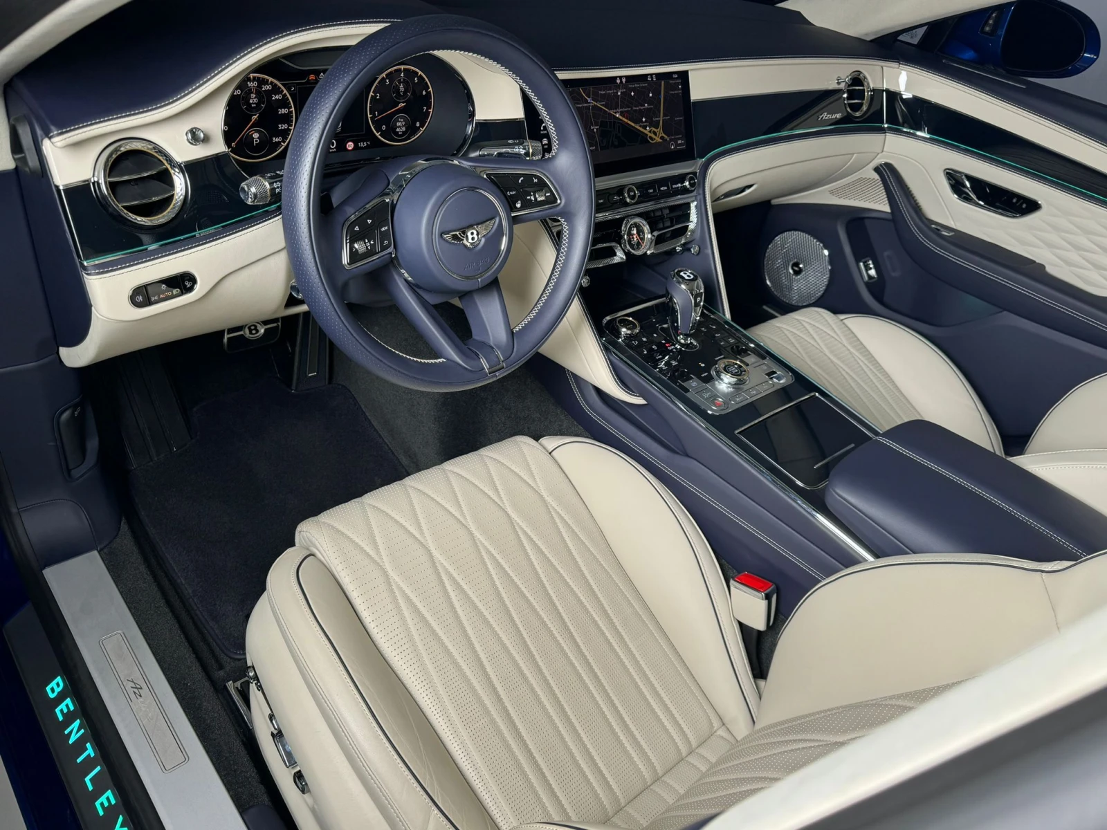 Bentley Flying Spur Azure* V8* TV* HuD* Naim* Гаранция , снимка 7 - Автомобили и джипове - 55024111