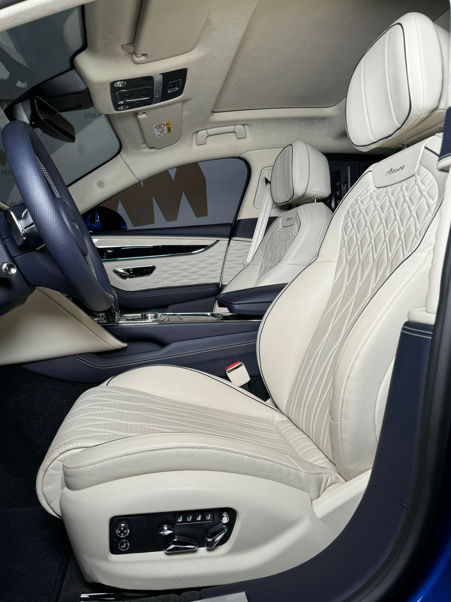 Bentley Flying Spur Azure* V8* TV* HuD* Naim* Гаранция , снимка 8 - Автомобили и джипове - 55024111