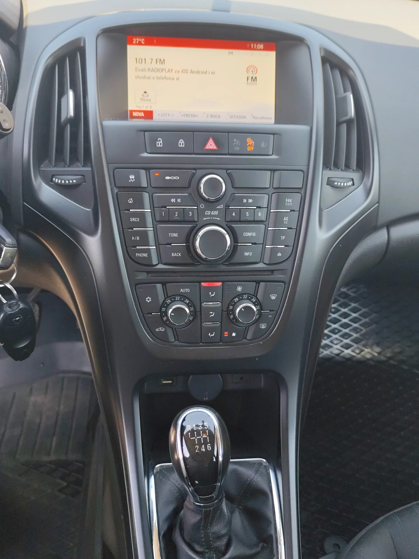 Opel Astra 1.6 CDTI, снимка 6 - Автомобили и джипове - 55057000