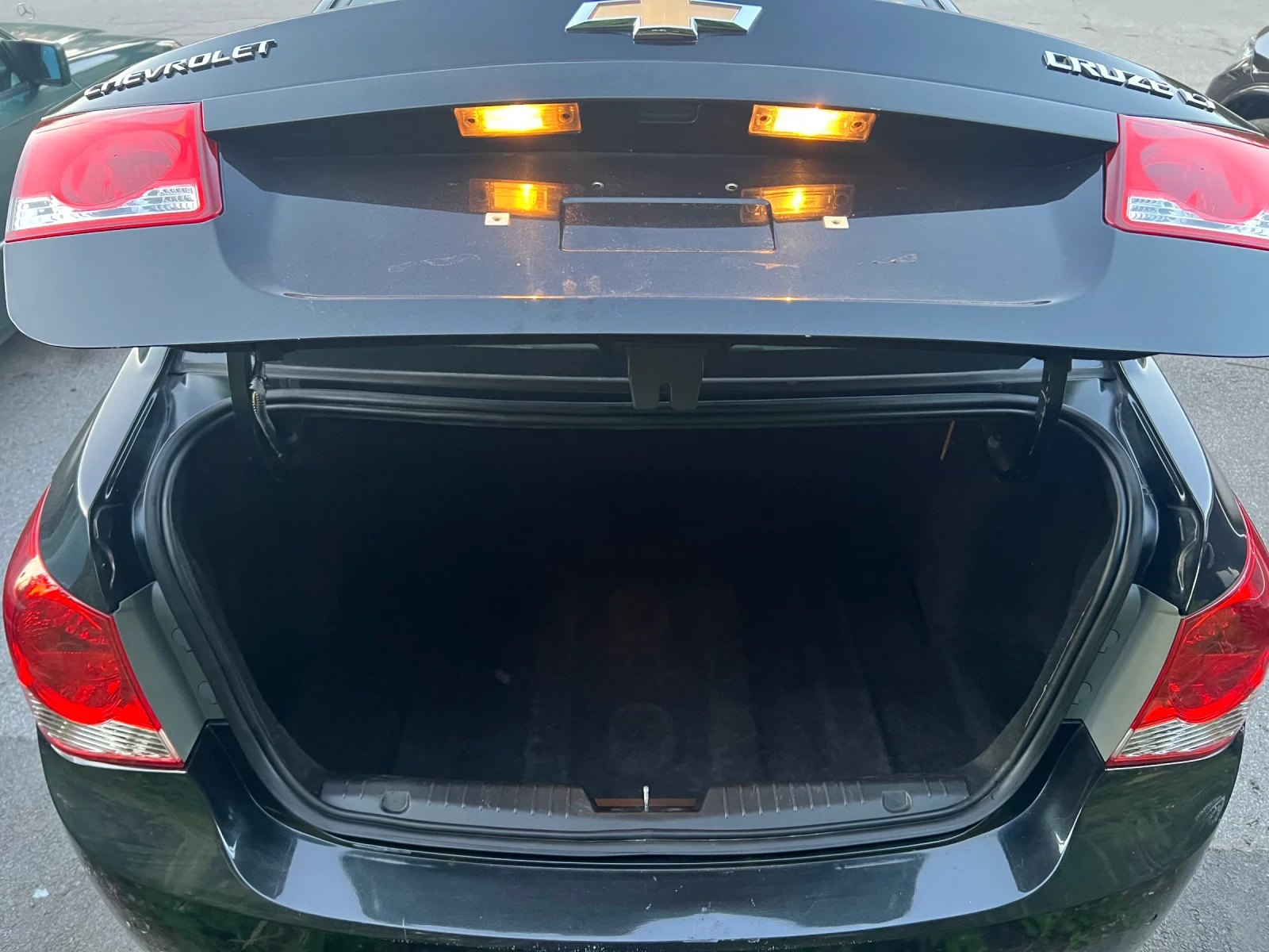 Chevrolet Cruze LT 2.0 vcdi 163к.с., снимка 17 - Автомобили и джипове - 55228200