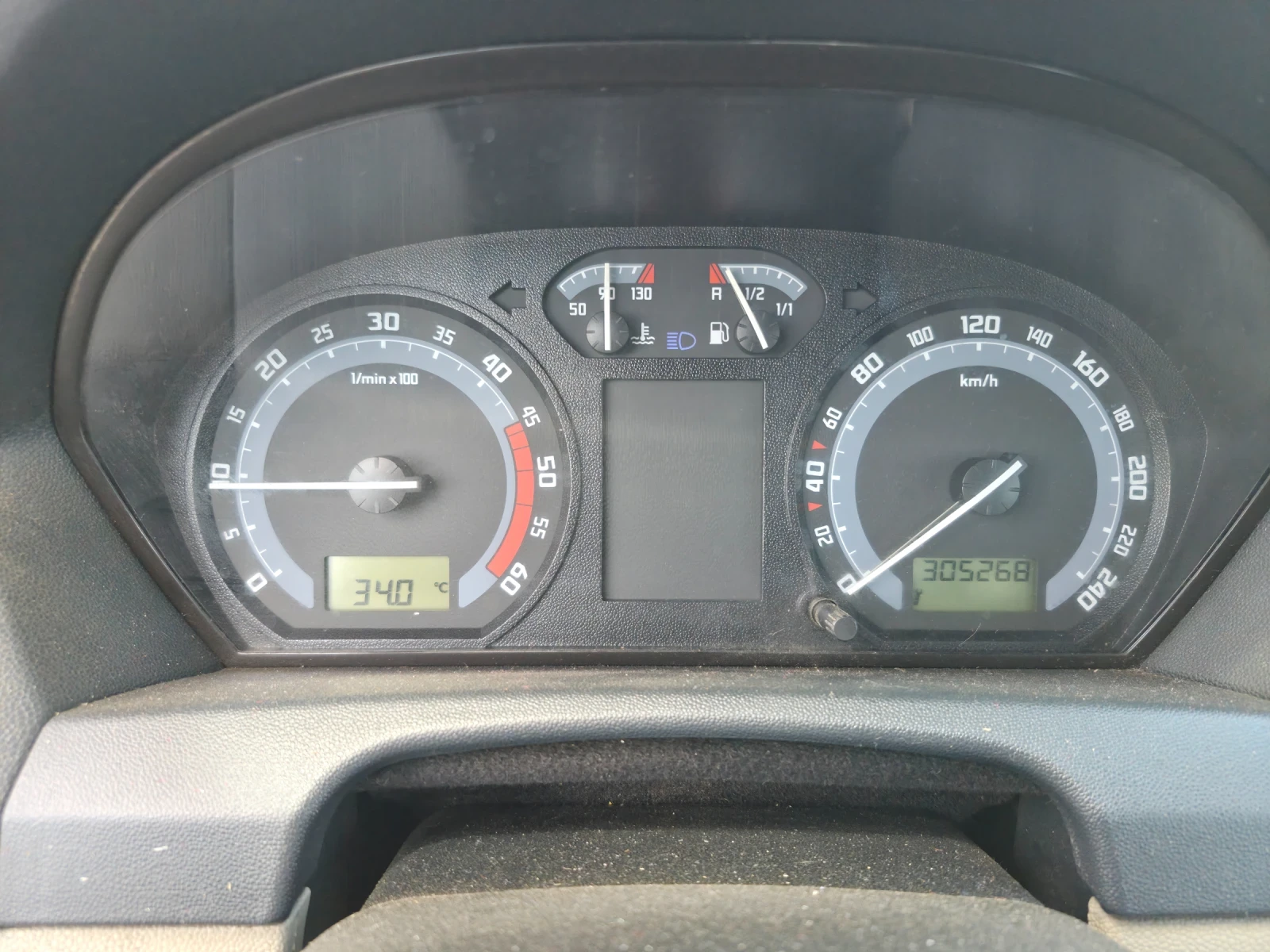 Skoda Fabia 1.9 sdi, снимка 8 - Автомобили и джипове - 55228483
