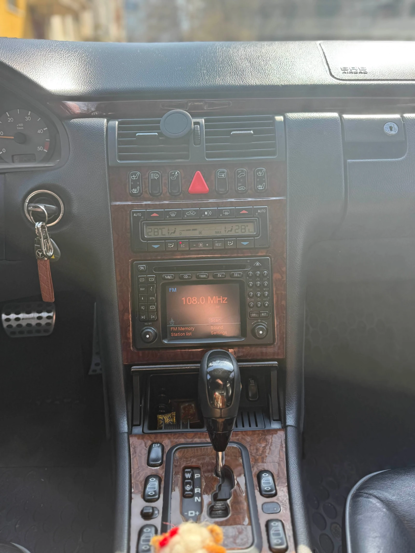 Mercedes-Benz E 320 3.2, снимка 12 - Автомобили и джипове - 55641188