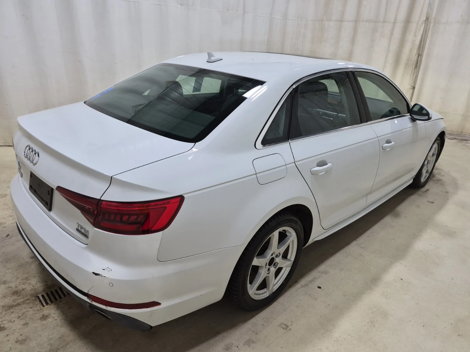Audi A4 * PROGRESSIV * CARFAX * ��� ������������ ������ | Mobile.bg � ����������� 3